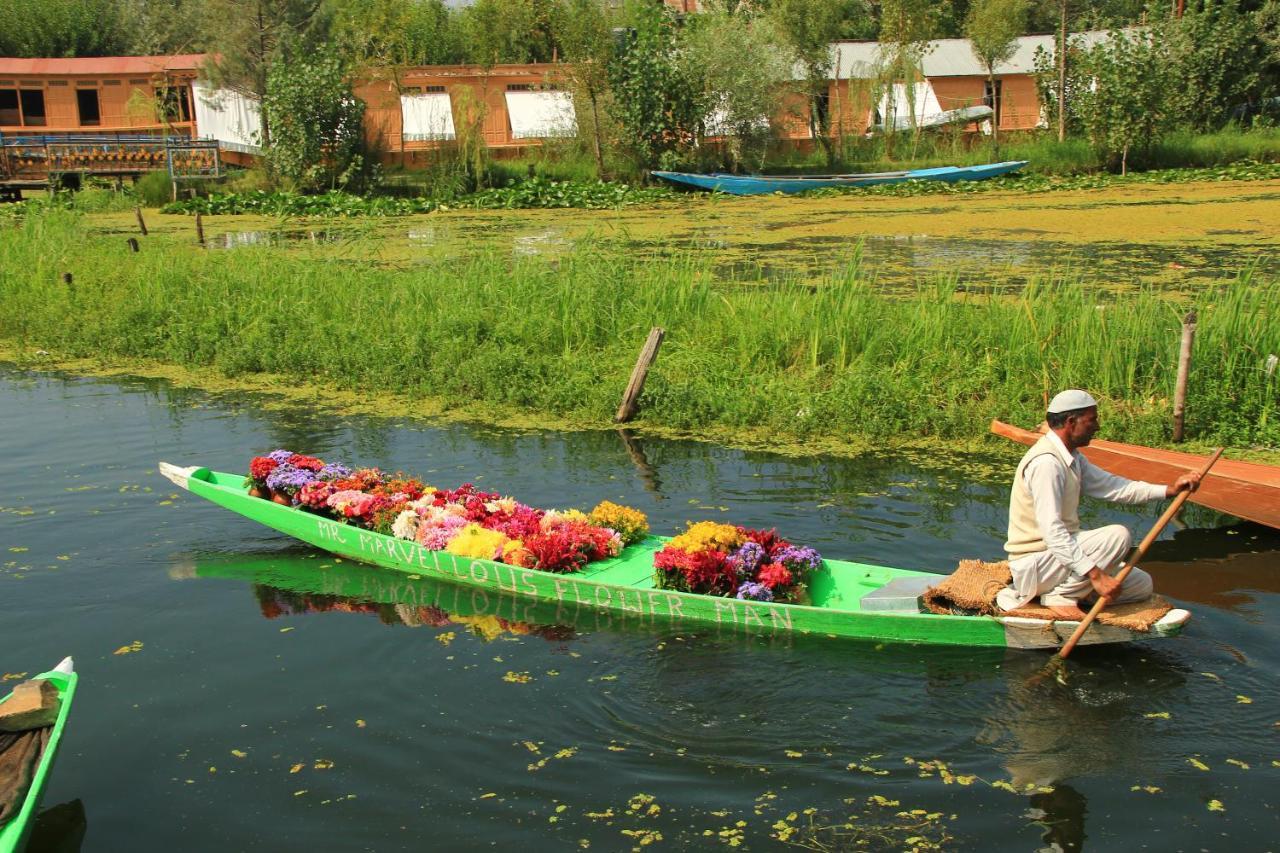 Umbrella Group Of House Boat Hotell Srīnagar Eksteriør bilde
